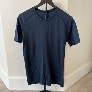 Lululemon Men’s Deep Blue Short Sleeve Tee Size Small